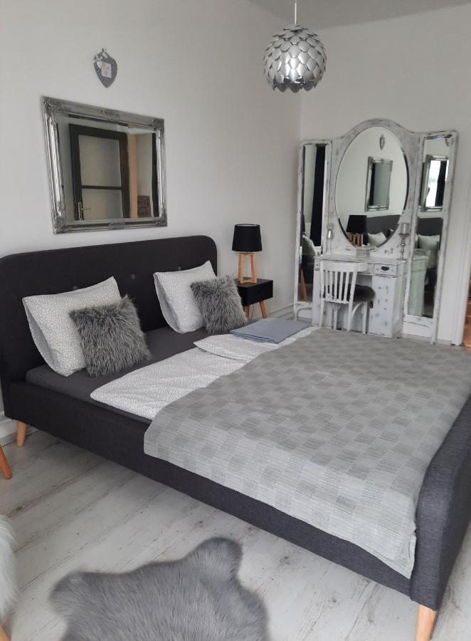 Downtown'S Pearl Apartment Печ Екстериор снимка