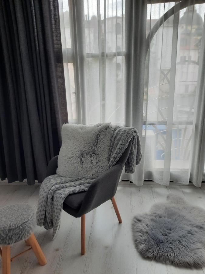 Downtown'S Pearl Apartment Печ Екстериор снимка
