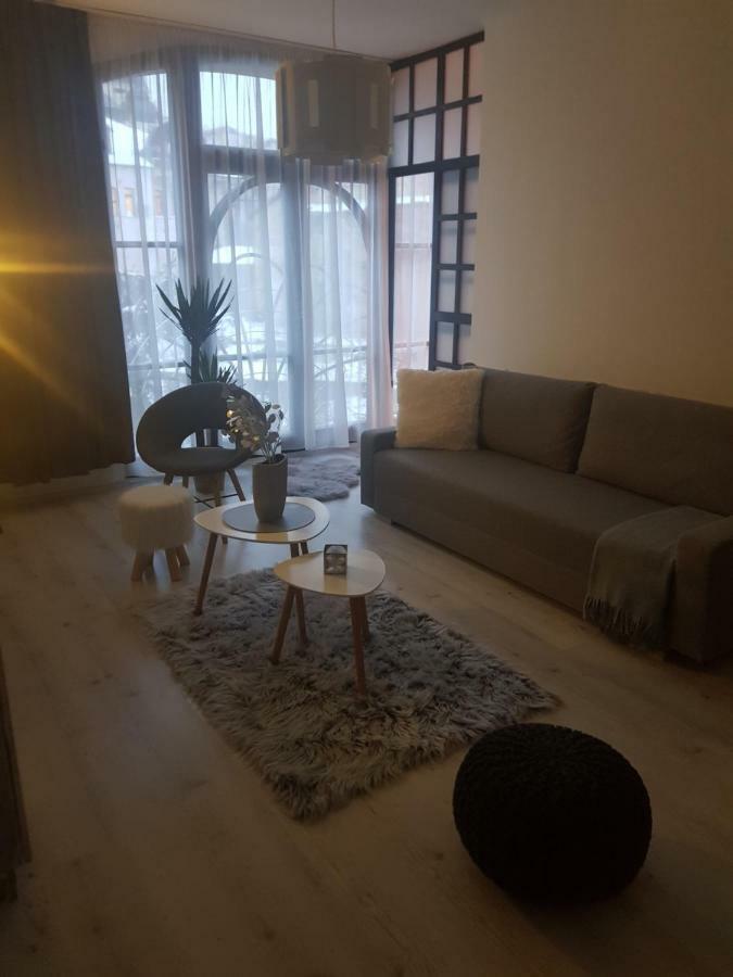 Downtown'S Pearl Apartment Печ Екстериор снимка