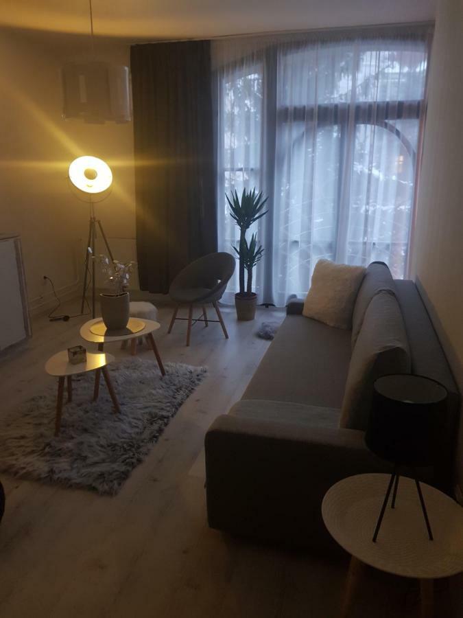 Downtown'S Pearl Apartment Печ Екстериор снимка