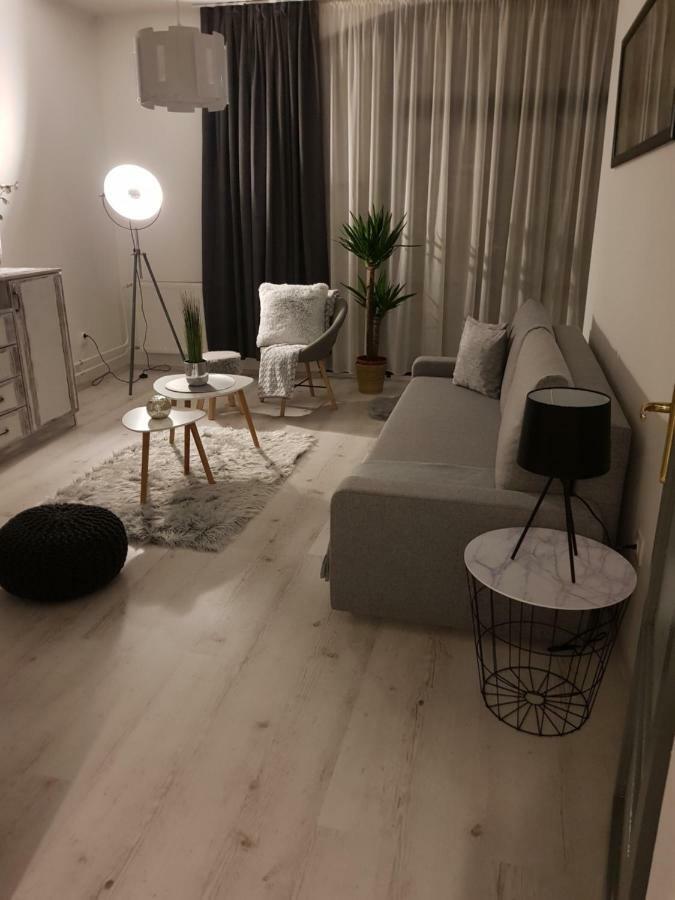 Downtown'S Pearl Apartment Печ Екстериор снимка