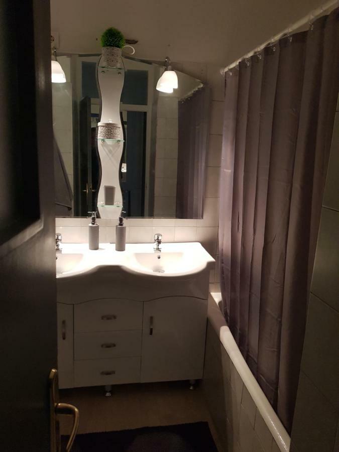 Downtown'S Pearl Apartment Печ Екстериор снимка